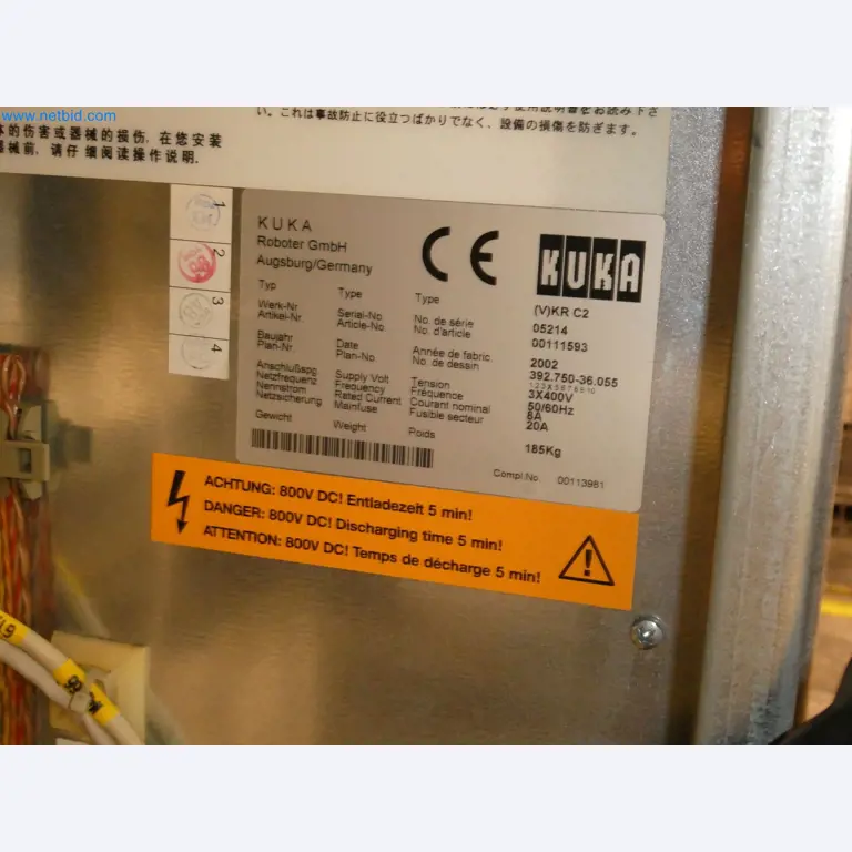 Robots, welding equipment and assembly accessories from the automotive industry-36