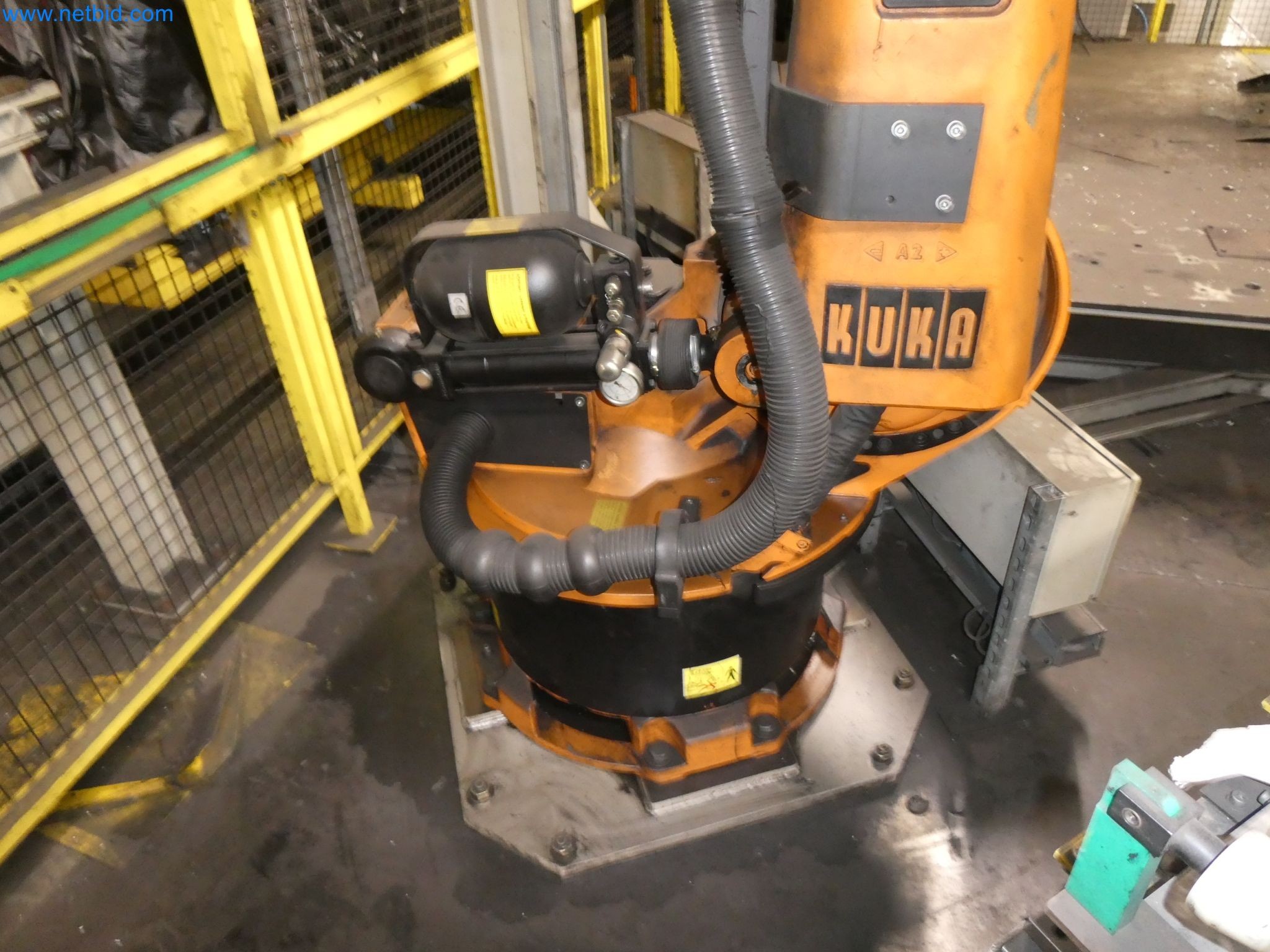 Robots, welding equipment and assembly accessories from the automotive industry-45