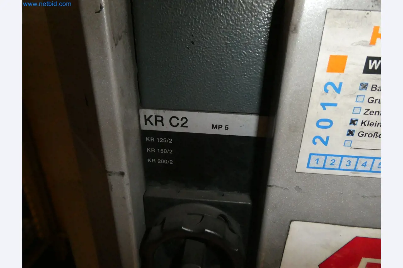 Robots, welding equipment and assembly accessories from the automotive industry-47