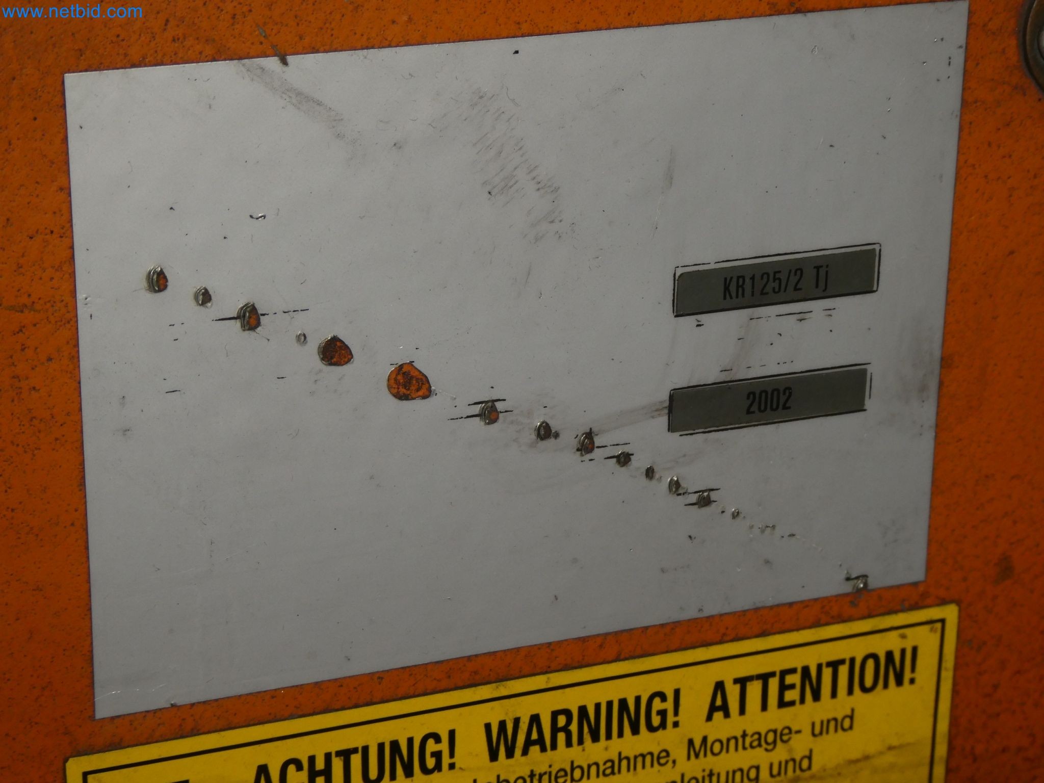 Robots, welding equipment and assembly accessories from the automotive industry-48