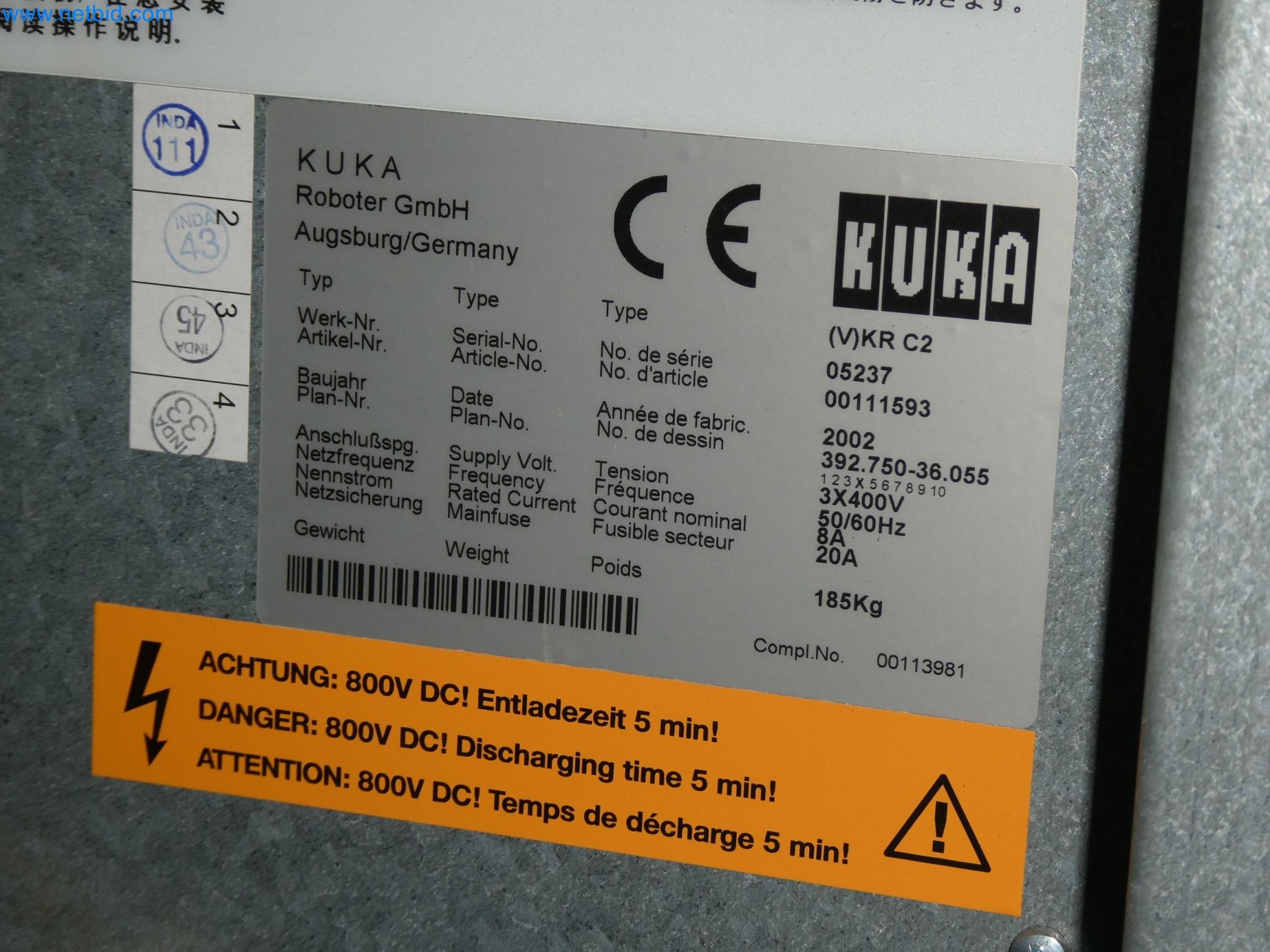 Robots, welding equipment and assembly accessories from the automotive industry-4