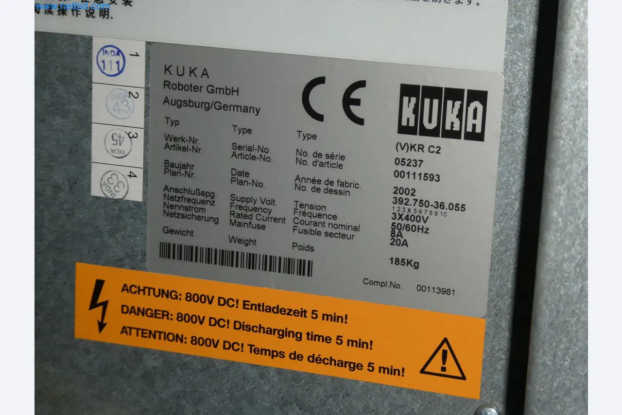 Robots, welding equipment and assembly accessories from the automotive industry-4