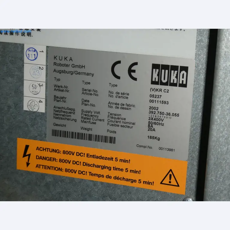 Robots, welding equipment and assembly accessories from the automotive industry-4