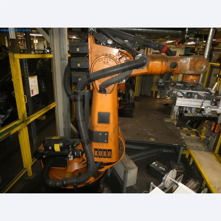 Robots, welding equipment and assembly accessories from the automotive industry-53