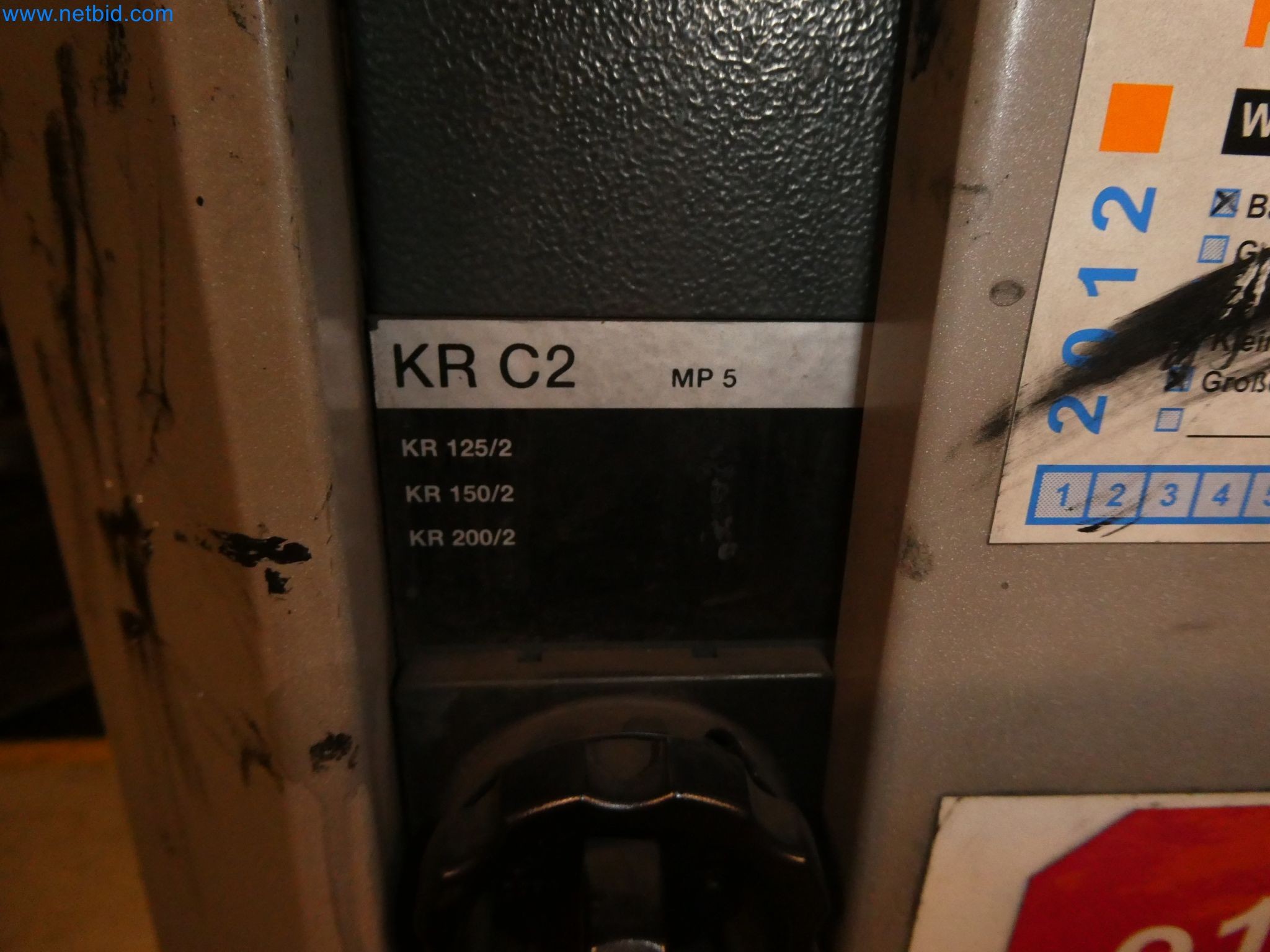 Robots, welding equipment and assembly accessories from the automotive industry-54