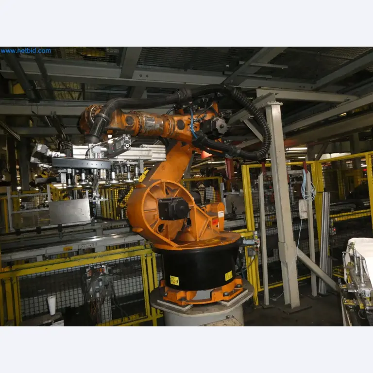 Robots, welding equipment and assembly accessories from the automotive industry-56