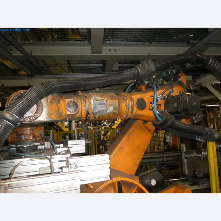 Robots, welding equipment and assembly accessories from the automotive industry-59