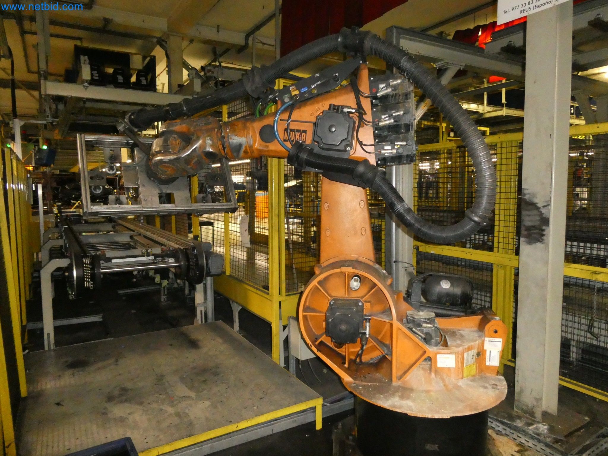 Robots, welding equipment and assembly accessories from the automotive industry-62