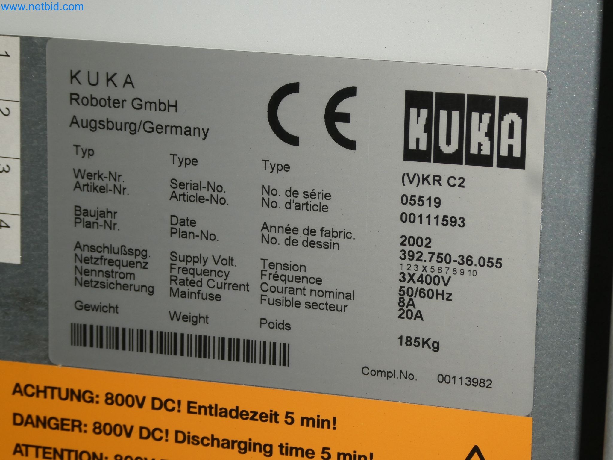 Robots, welding equipment and assembly accessories from the automotive industry-63