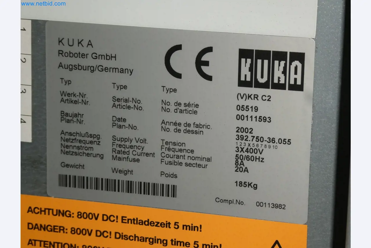 Robots, welding equipment and assembly accessories from the automotive industry-63