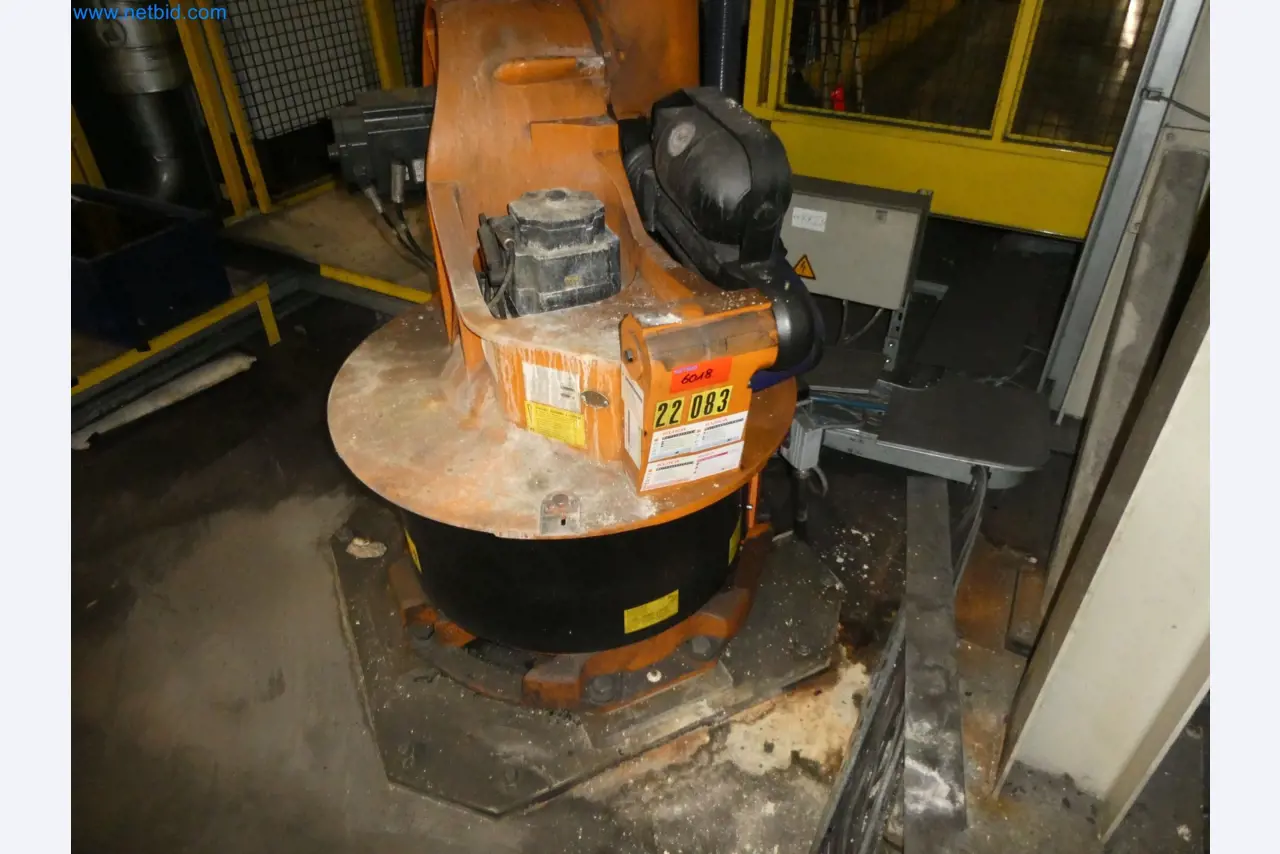 Robots, welding equipment and assembly accessories from the automotive industry-65