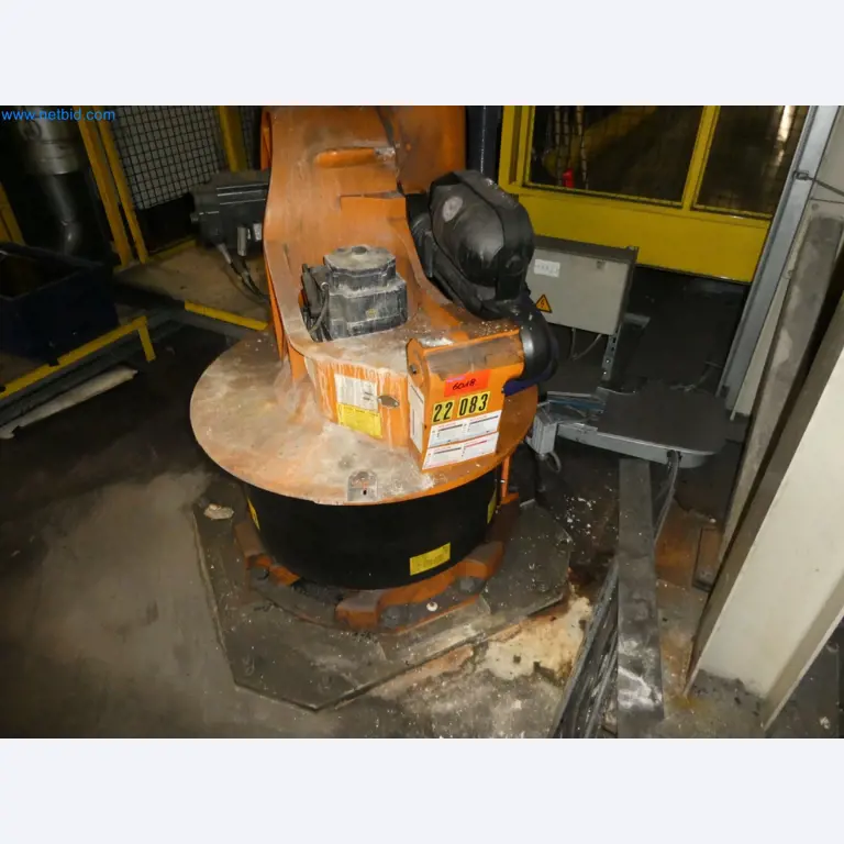 Robots, welding equipment and assembly accessories from the automotive industry-65