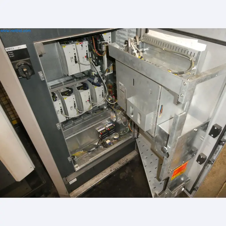 Robots, welding equipment and assembly accessories from the automotive industry-69