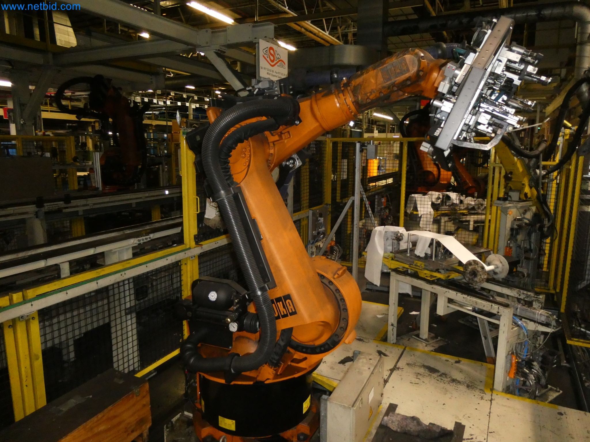 Robots, welding equipment and assembly accessories from the automotive industry-74