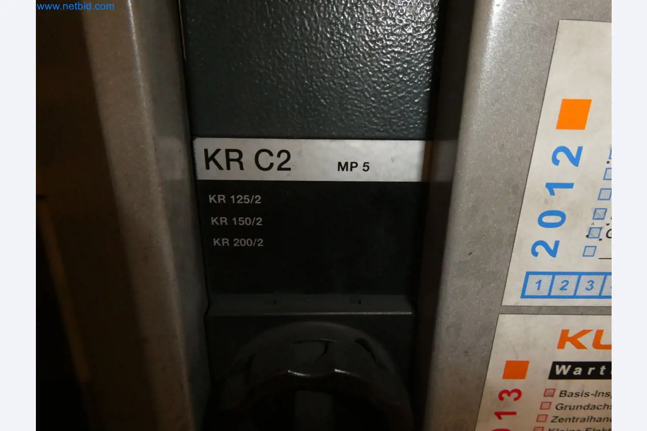 Robots, welding equipment and assembly accessories from the automotive industry-76