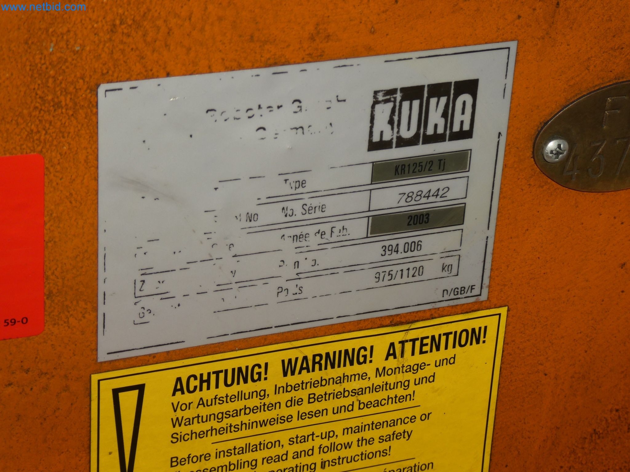 Robots, welding equipment and assembly accessories from the automotive industry-77