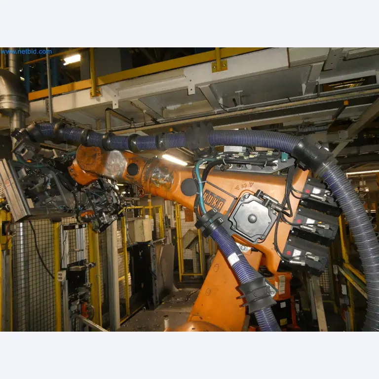 Robots, welding equipment and assembly accessories from the automotive industry-78