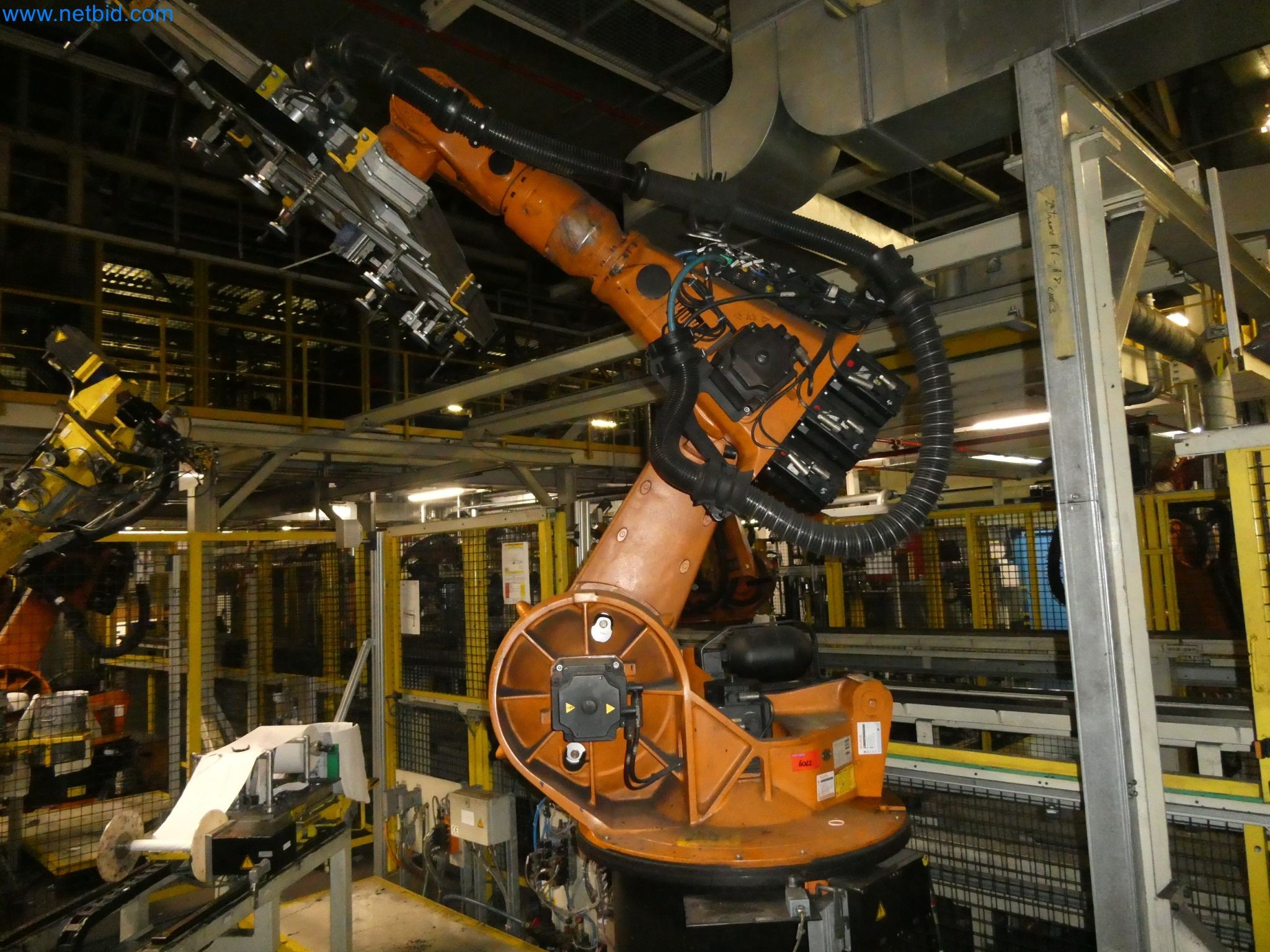 Robots, welding equipment and assembly accessories from the automotive industry-82