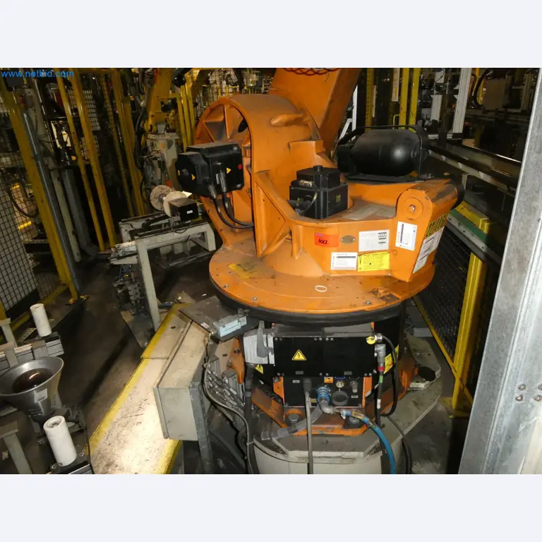 Robots, welding equipment and assembly accessories from the automotive industry-85