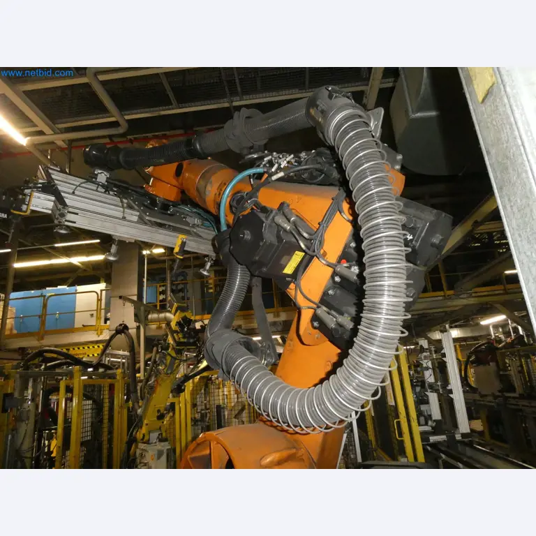 Robots, welding equipment and assembly accessories from the automotive industry-86