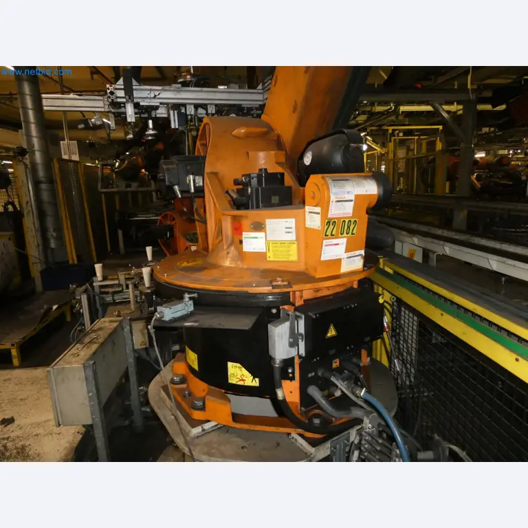 Robots, welding equipment and assembly accessories from the automotive industry-90