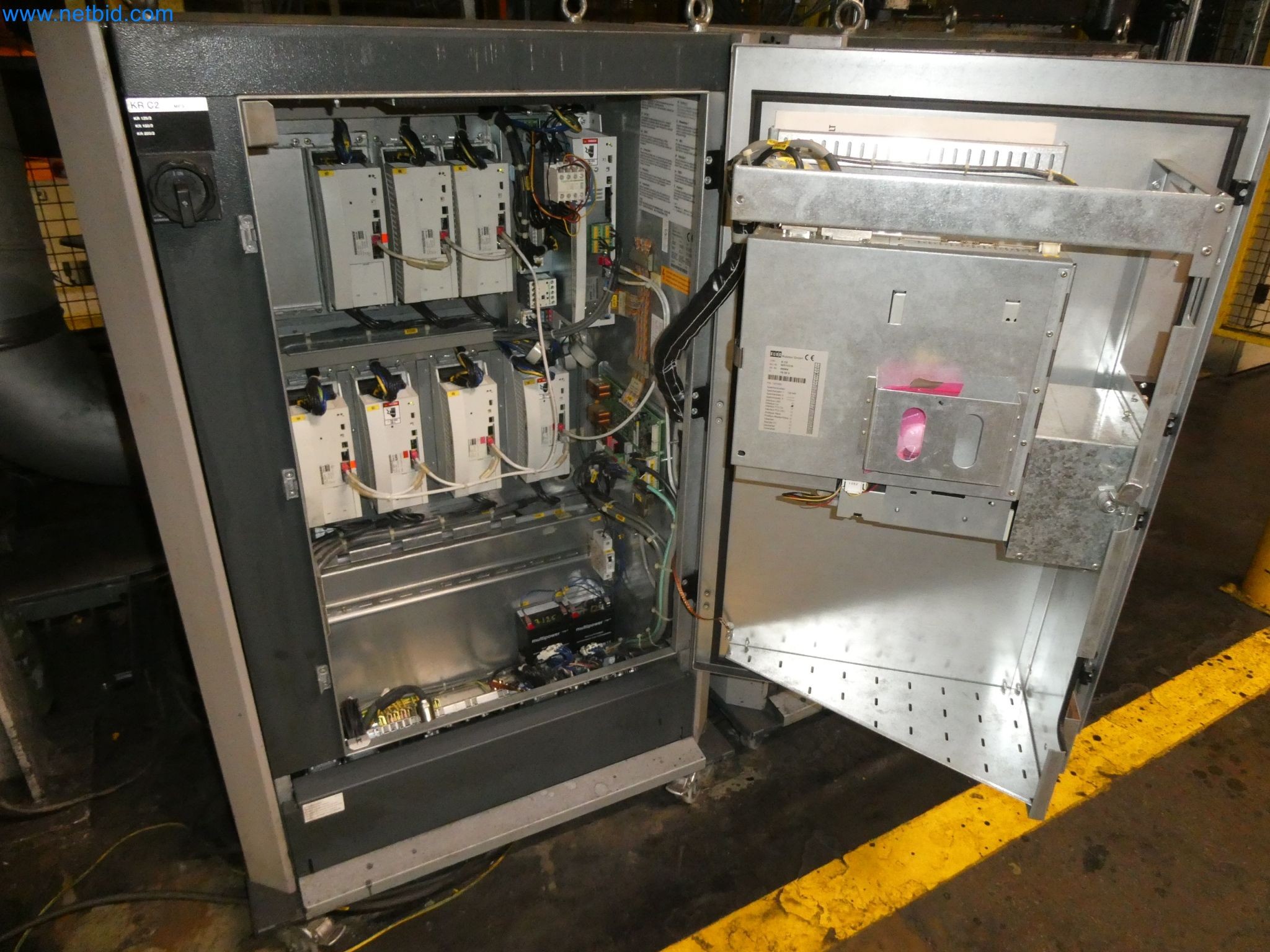 Robots, welding equipment and assembly accessories from the automotive industry-91