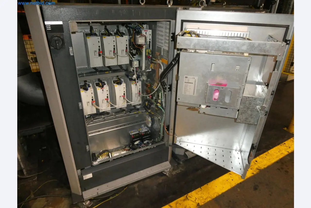 Robots, welding equipment and assembly accessories from the automotive industry-91