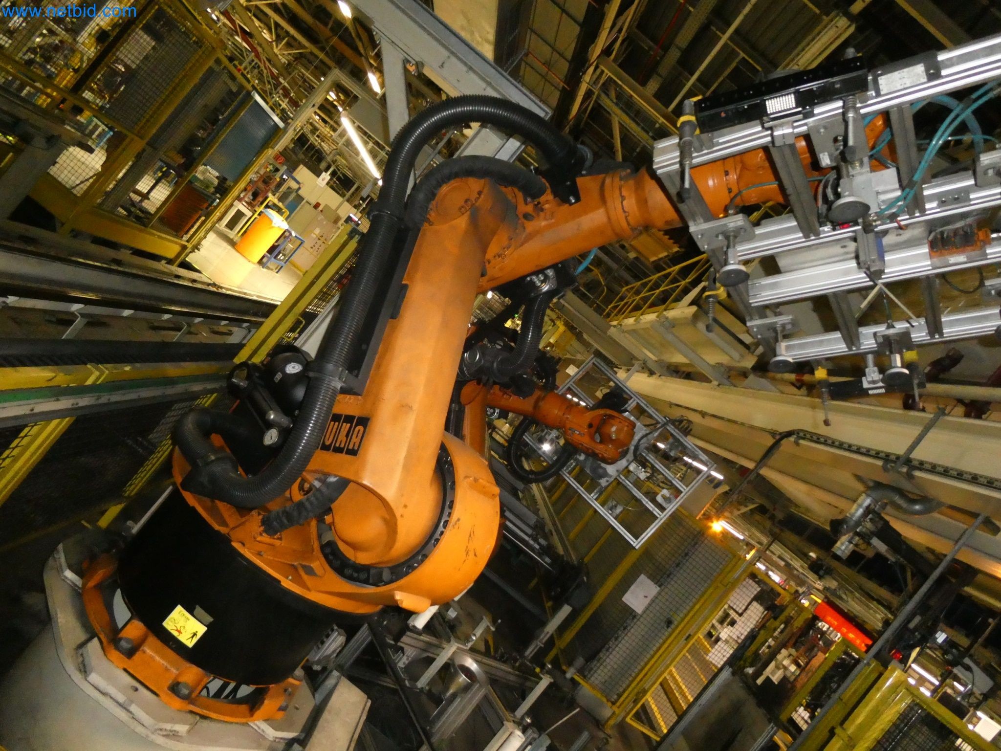 Robots, welding equipment and assembly accessories from the automotive industry-92