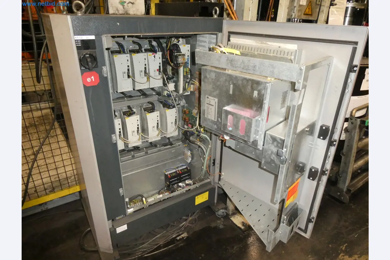 Robots, welding equipment and assembly accessories from the automotive industry-93