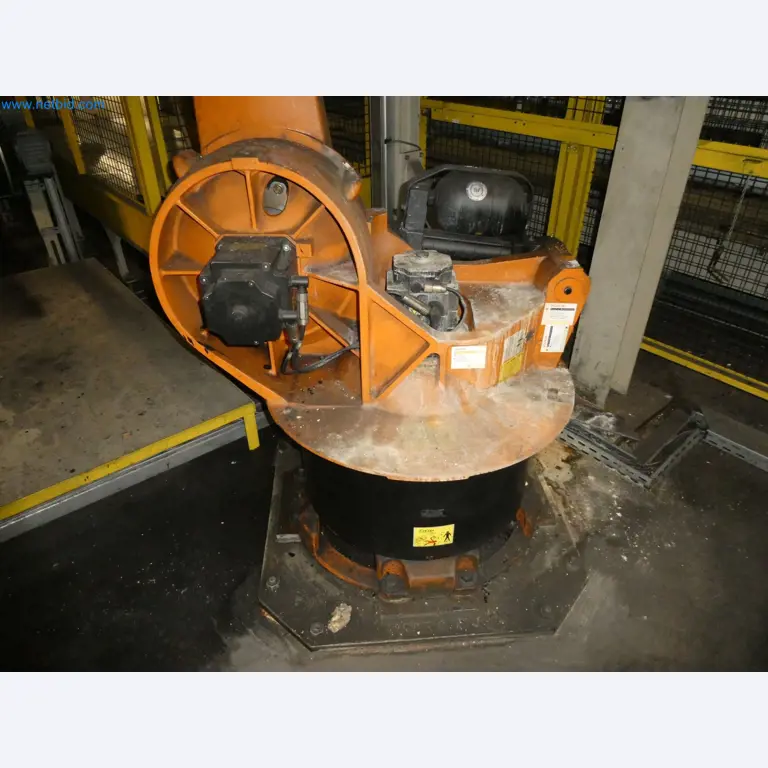 Robots, welding equipment and assembly accessories from the automotive industry-97