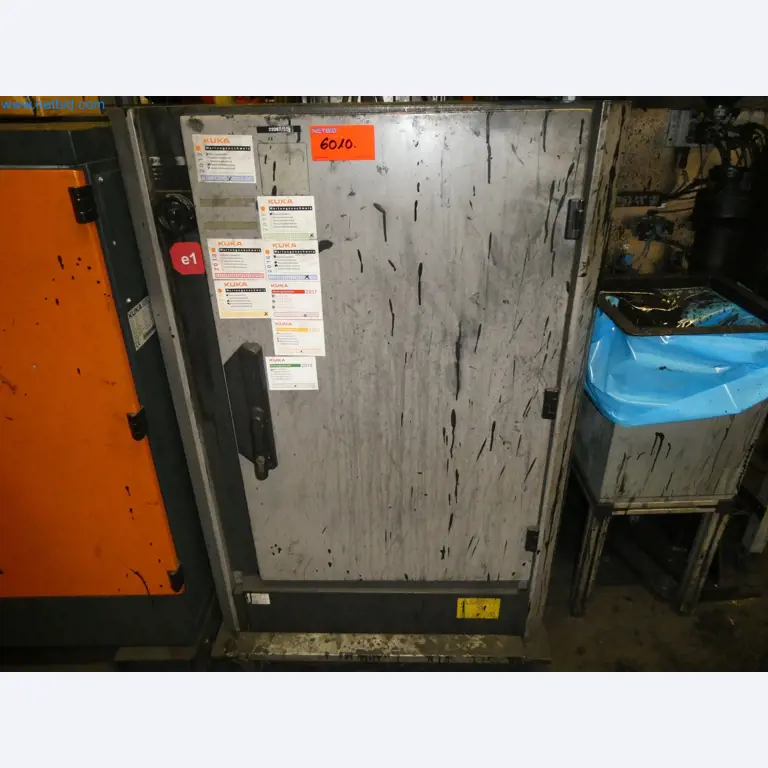 Robots, welding equipment and assembly accessories from the automotive industry-9