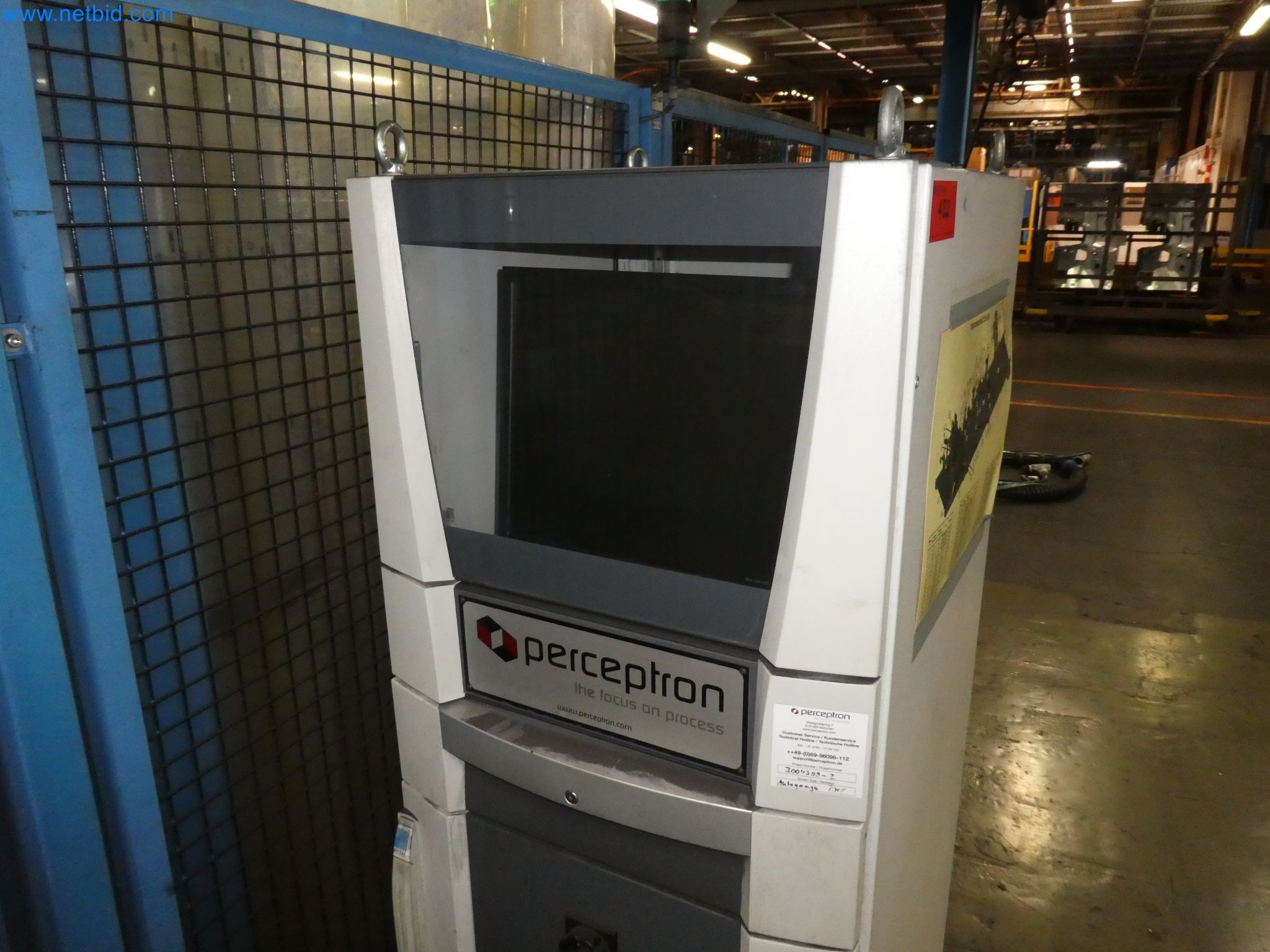 Robots, equipos de soldadura y accesorios de montaje de la industria del automóvil-1