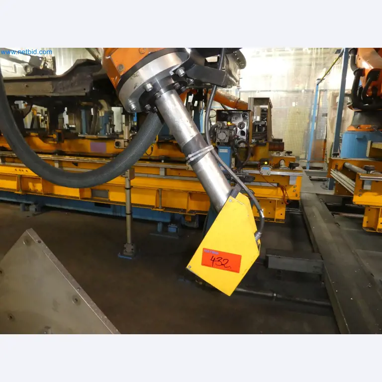 Robots, equipos de soldadura y accesorios de montaje de la industria del automóvil-3