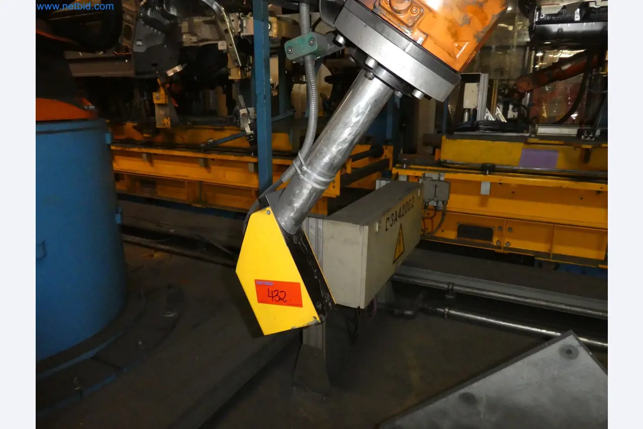 Robots, equipos de soldadura y accesorios de montaje de la industria del automóvil-5