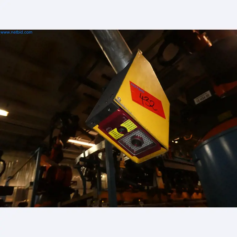 Robots, equipos de soldadura y accesorios de montaje de la industria del automóvil-6