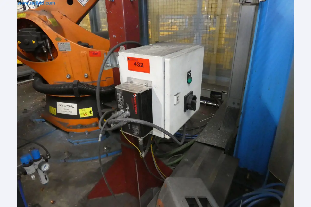 Robots, equipos de soldadura y accesorios de montaje de la industria del automóvil-9