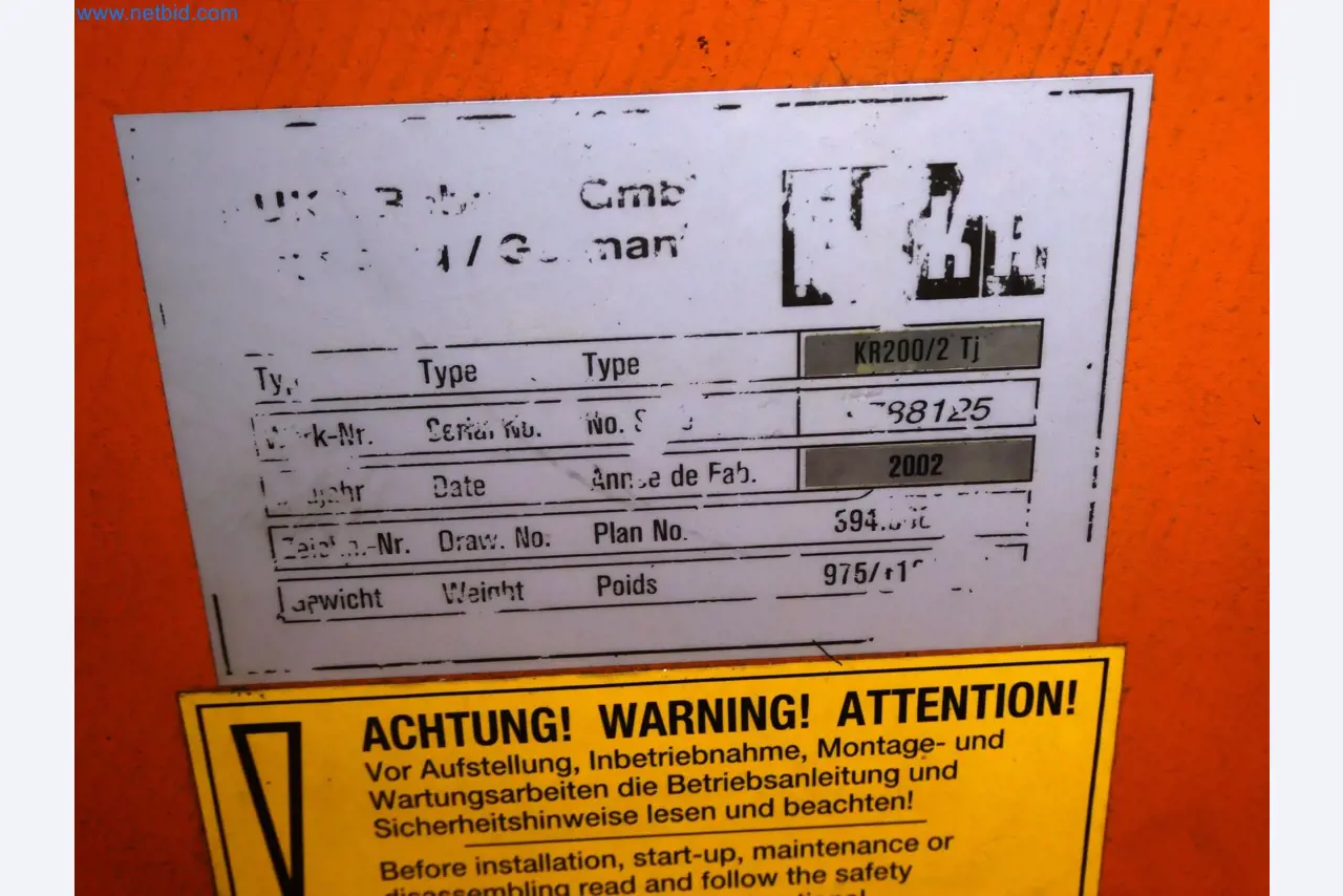 Roboty, svařovací zařízení a montážní příslušenství z automobilového průmyslu-25