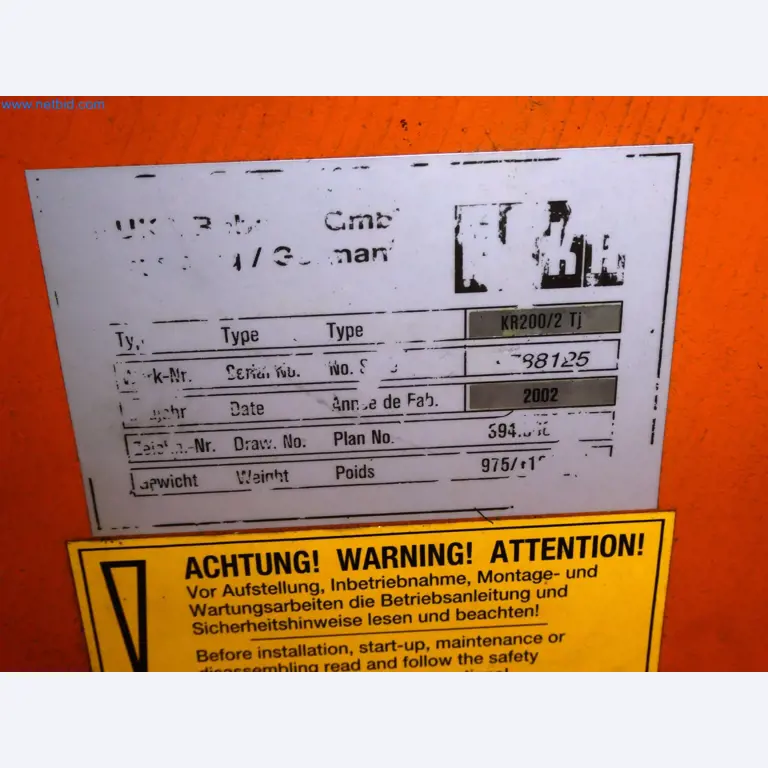 Roboty, svařovací zařízení a montážní příslušenství z automobilového průmyslu-25