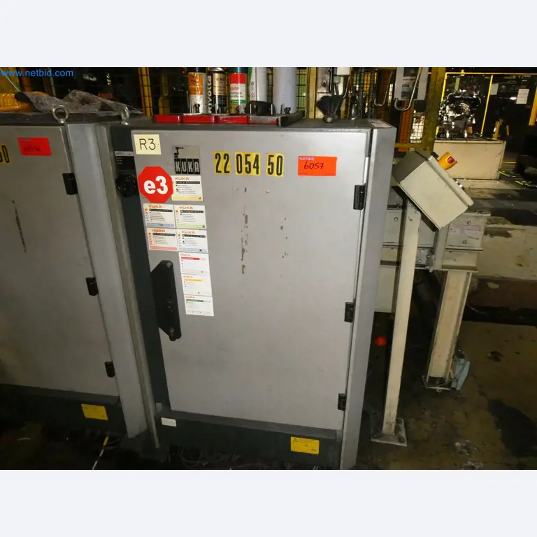 Roboty, svařovací zařízení a montážní příslušenství z automobilového průmyslu-28