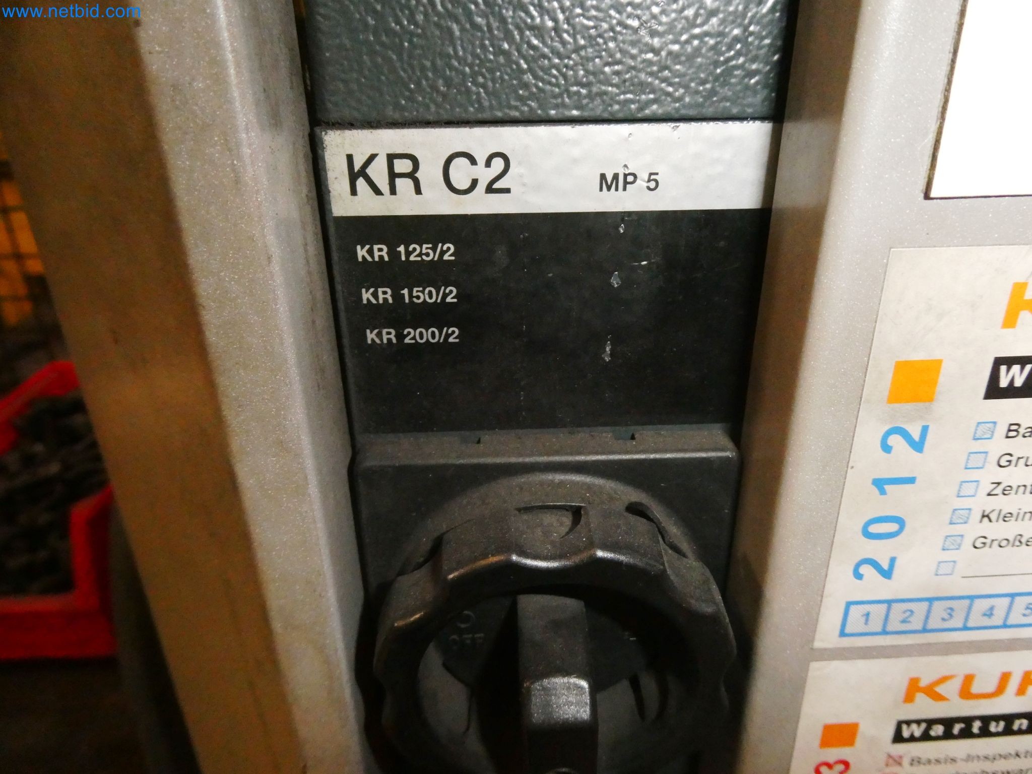 Roboty, svařovací zařízení a montážní příslušenství z automobilového průmyslu-2