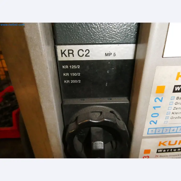 Roboty, svařovací zařízení a montážní příslušenství z automobilového průmyslu-2