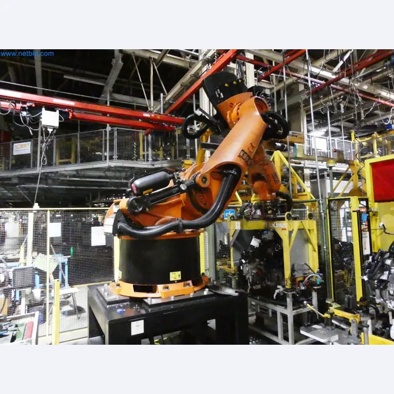 Roboty, svařovací zařízení a montážní příslušenství z automobilového průmyslu-31