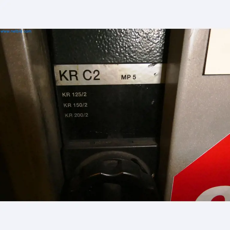 Roboty, svařovací zařízení a montážní příslušenství z automobilového průmyslu-32