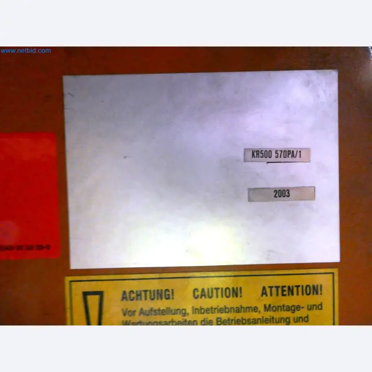 Roboty, svařovací zařízení a montážní příslušenství z automobilového průmyslu-33