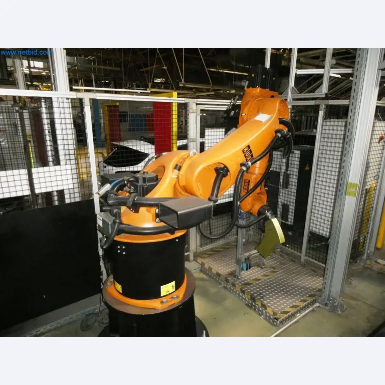 Roboty, svařovací zařízení a montážní příslušenství z automobilového průmyslu-39