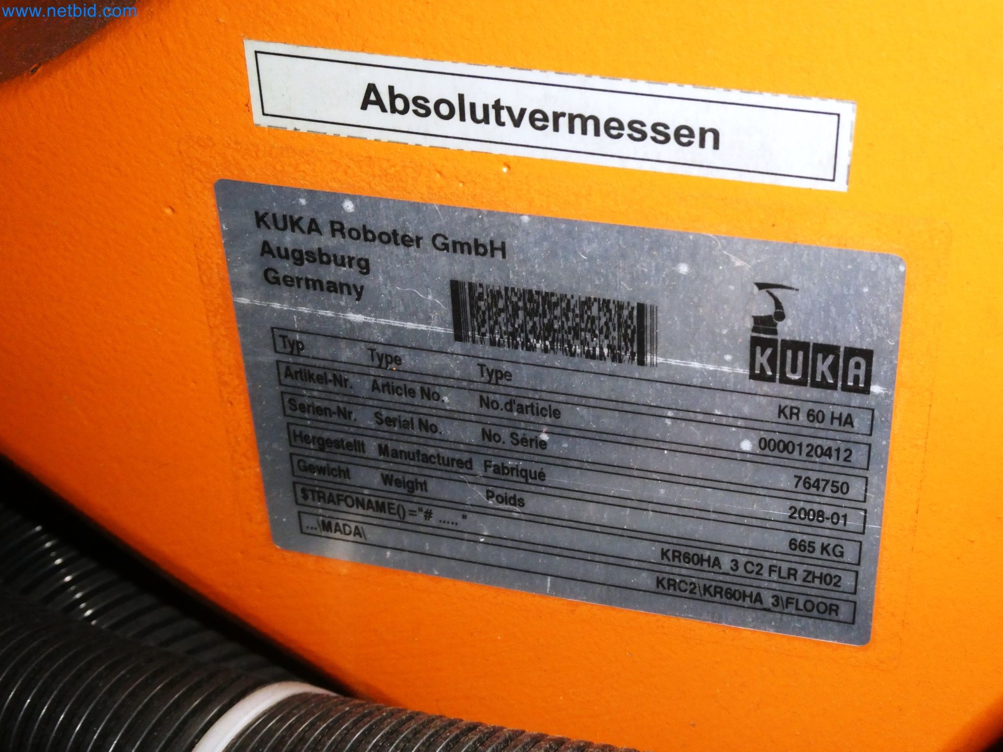 Roboty, svařovací zařízení a montážní příslušenství z automobilového průmyslu-40