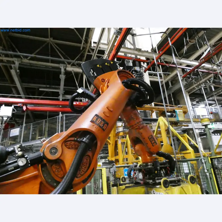 Roboty, svařovací zařízení a montážní příslušenství z automobilového průmyslu-45