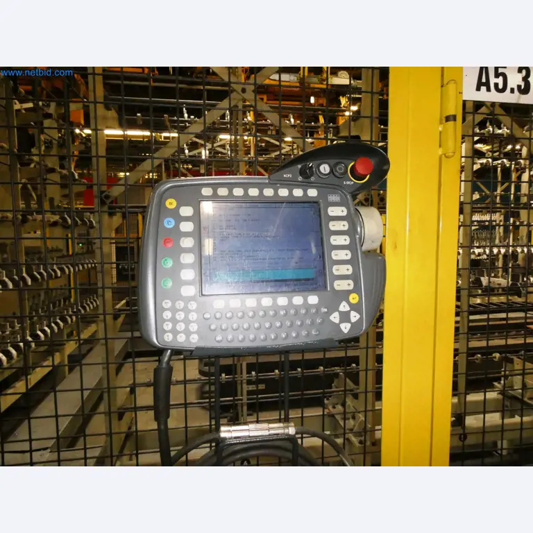 Roboty, svařovací zařízení a montážní příslušenství z automobilového průmyslu-6