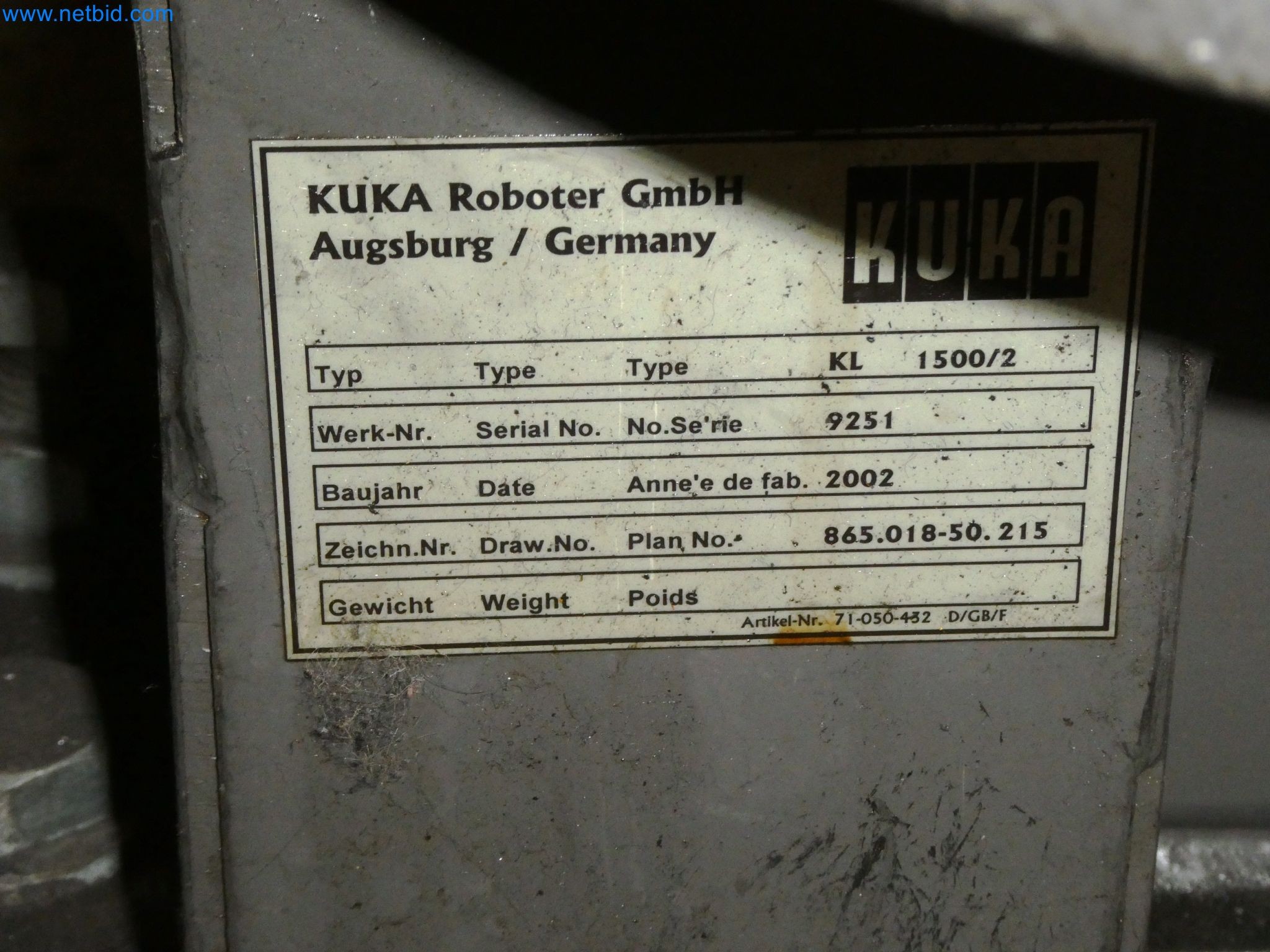 Roboty, svařovací zařízení a montážní příslušenství z automobilového průmyslu-8