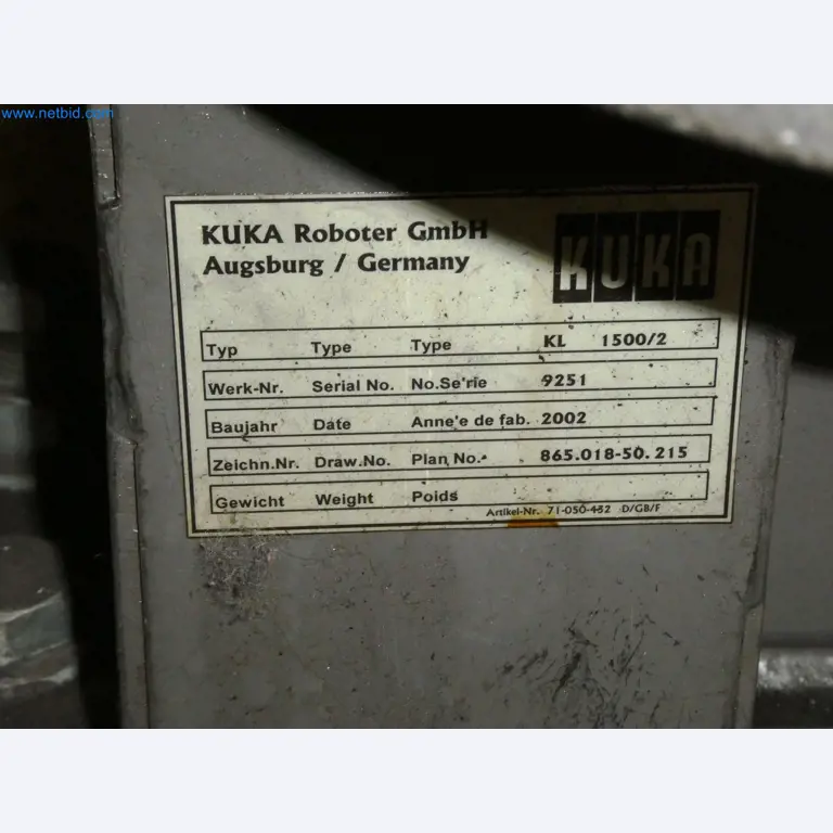 Roboty, svařovací zařízení a montážní příslušenství z automobilového průmyslu-8